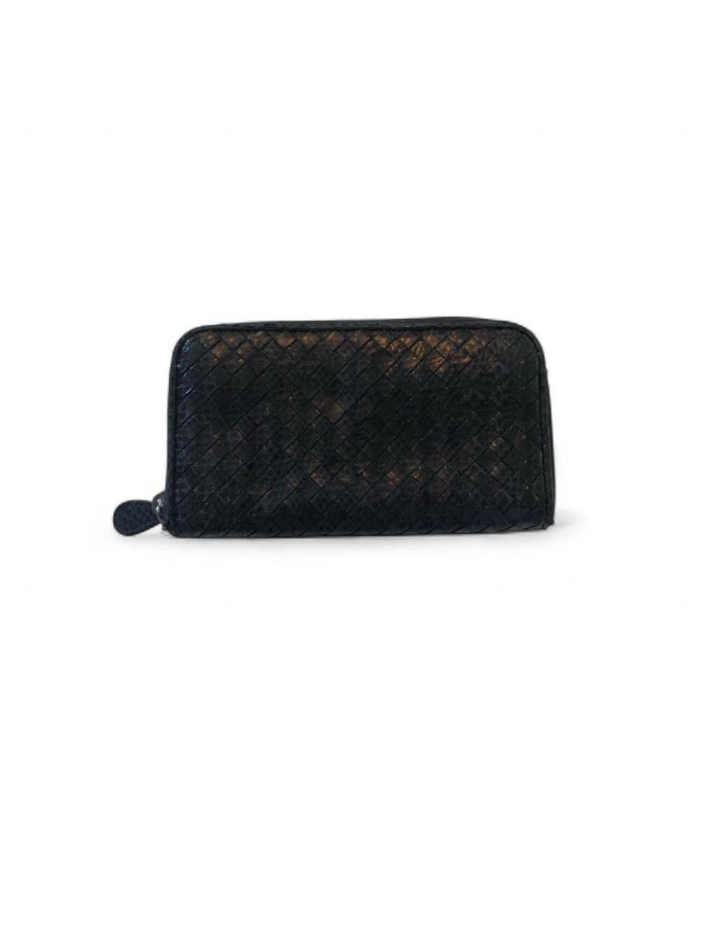 Bottega Veneta black intrecciato leather wallet #luxury #intrecciato